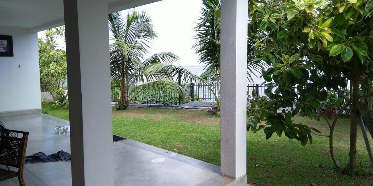 Negombo Holiday Home ภายนอก รูปภาพ
