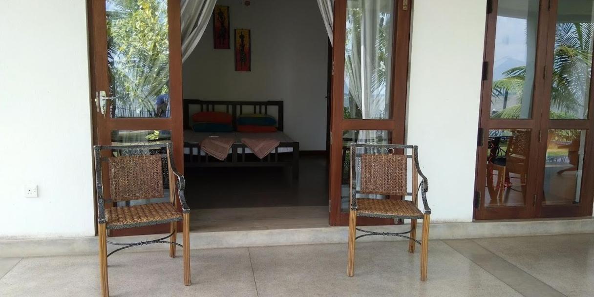 Negombo Holiday Home ภายนอก รูปภาพ