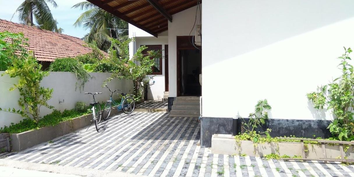 Negombo Holiday Home ภายนอก รูปภาพ