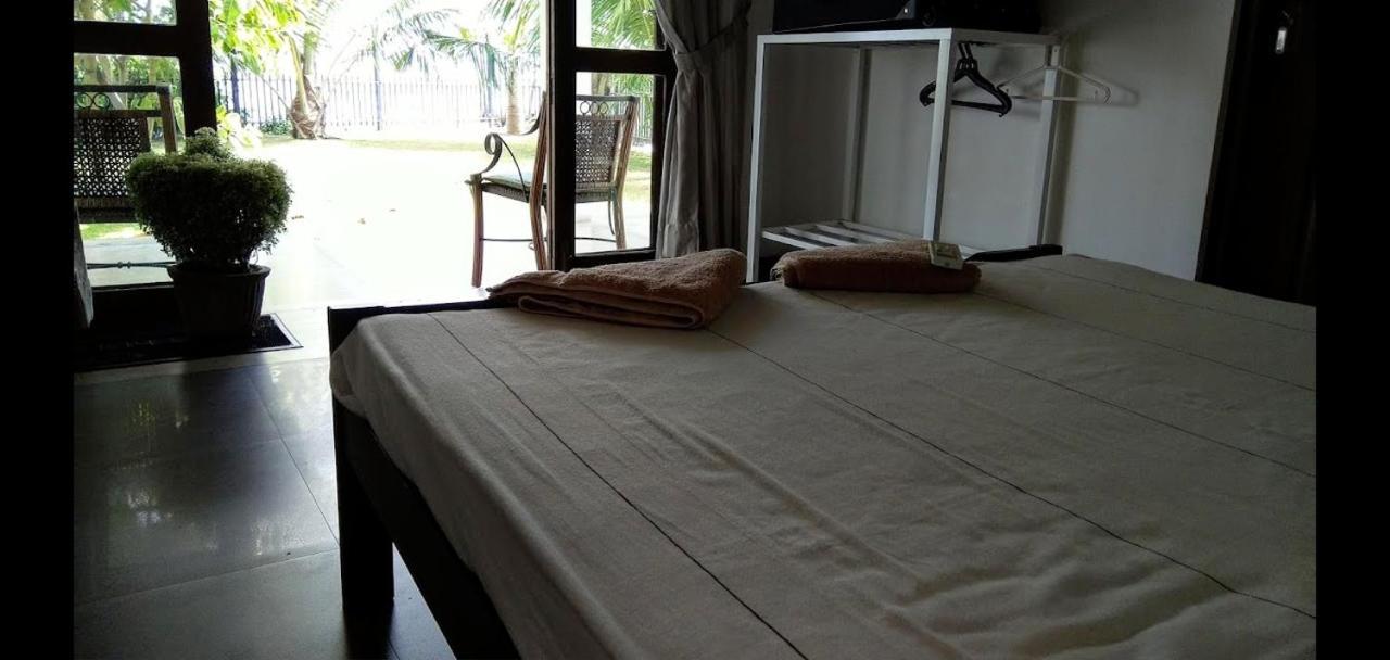 Negombo Holiday Home ภายนอก รูปภาพ