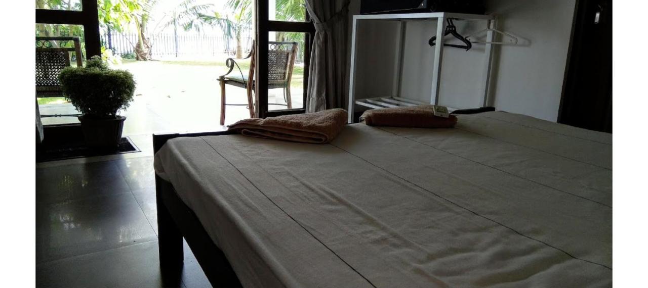 Negombo Holiday Home ภายนอก รูปภาพ